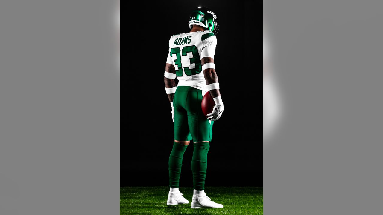 The Jets unveiled new uniforms to the expected internet roasting