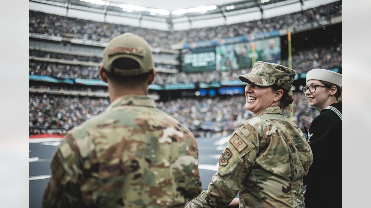 DVIDS - Images - New York Jets Salute to Service Game 11/14/21 [Image 3 of  7]