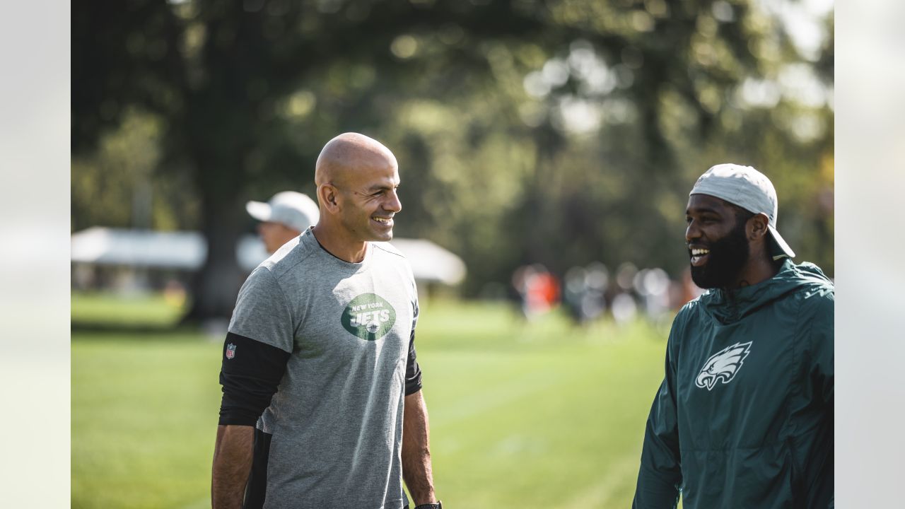 Jets practice felt like 'Christmas' as Moore, Vera-Tucker return