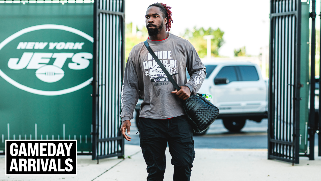 Photos  Jets Arrive at MetLife Stadium for Sunday Night Football Against  the Chiefs