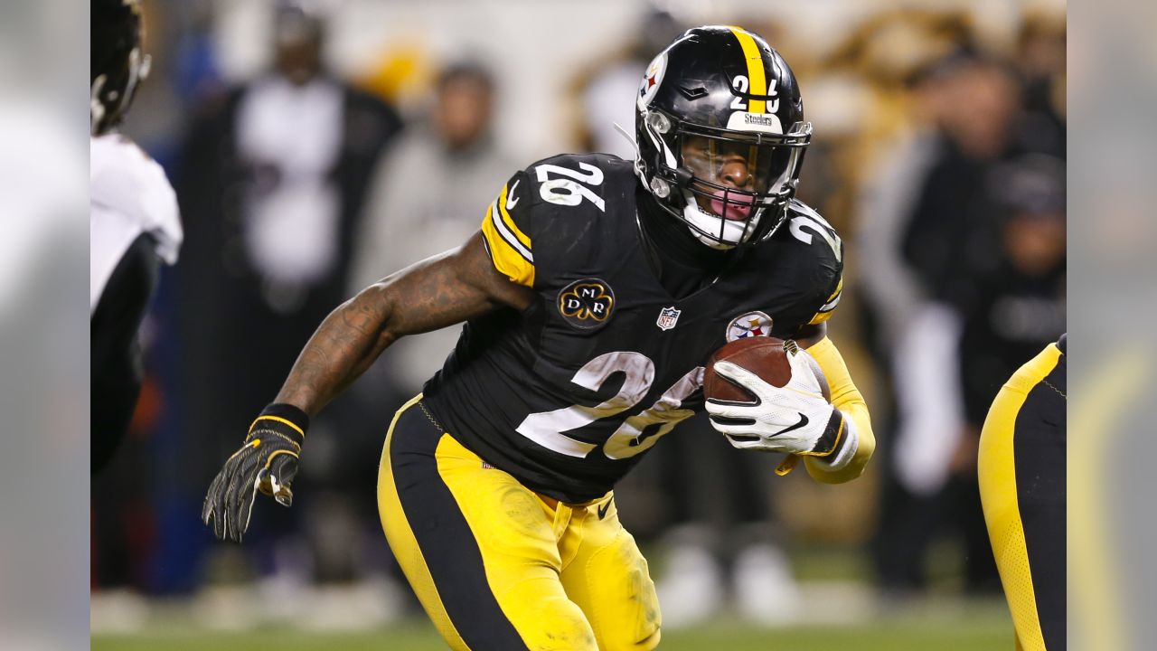 10 Things to Know About Le'Veon Bell, Jets' New 'Bellcow' Back