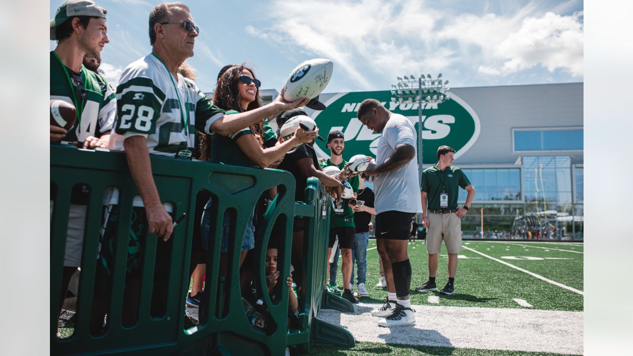 Gallery  Best of Jets Fans for the First Time at 2023 Jets Training Camp