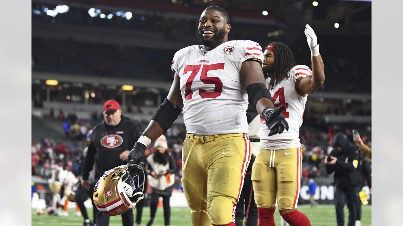 The Jets are signing G Laken Tomlinson. 