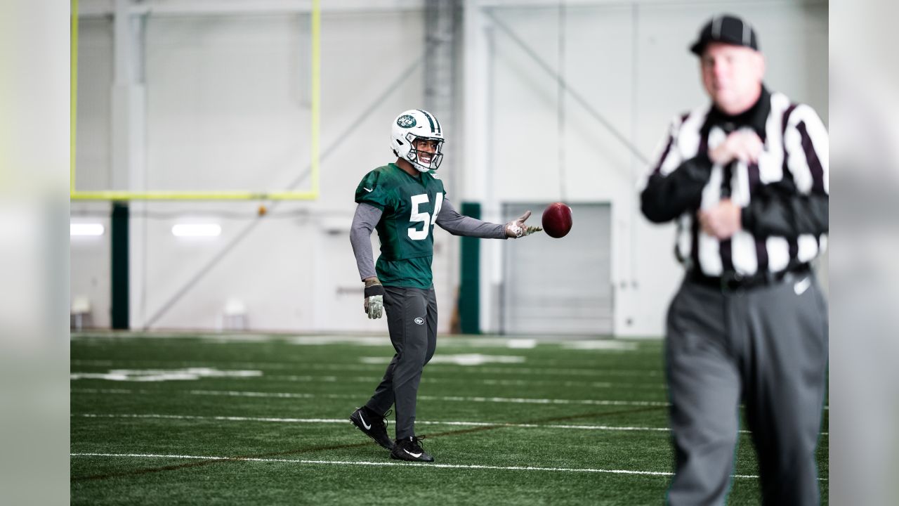 New York Jets quarterbacks Sam Darnold, left, Josh McGowan, center