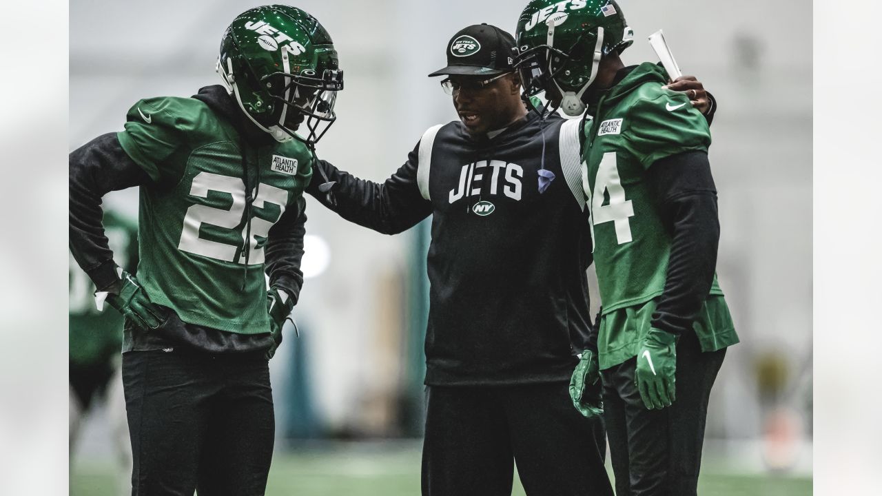 Jets' Alijah Vera-Tucker's 'remarkable' versatility wows future