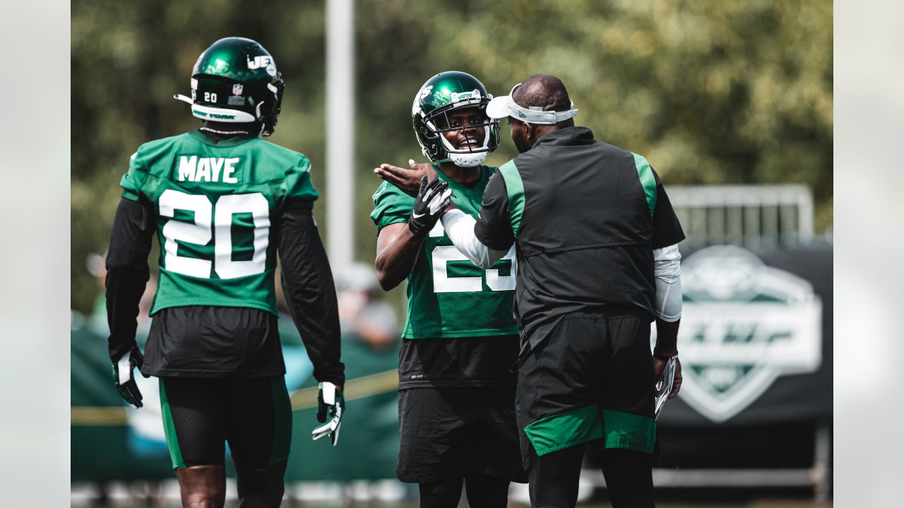 Jets Practice Report  'Old Soul' Elijah Moore Giving the Jets Offense a  New Jolt