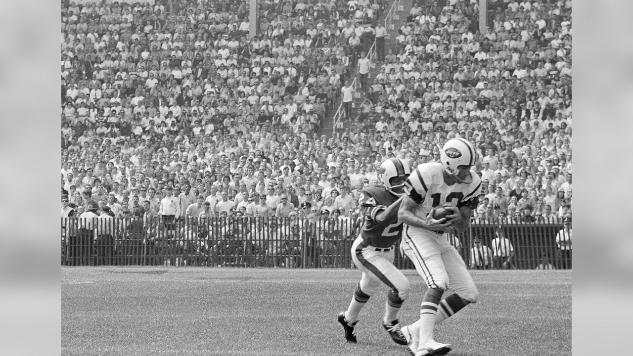 Don Maynard New York Giants 1958, New York Titans 1960-62, New York Jets  1963-72 and St. Louis Cardinals 1973. HOF Class '87…