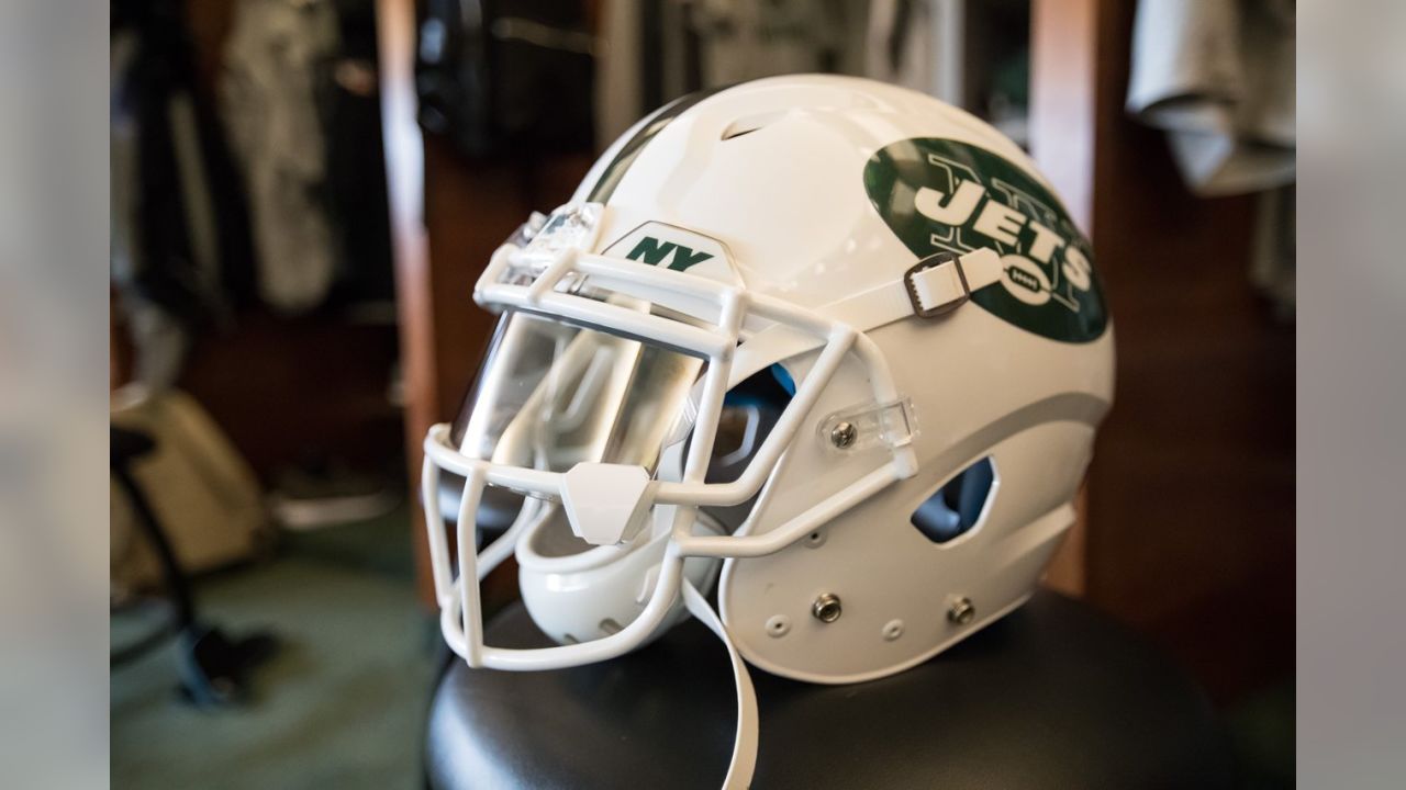 New York Jets - White facemasks for Thursday Night Football!