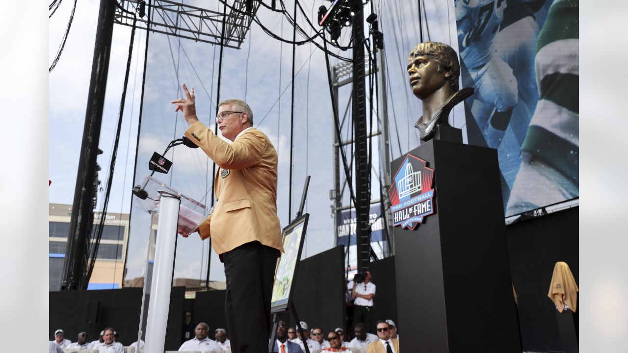 Joe Klecko Finally Gets to Read His Hall of Fame Speechand Passes Around  the Thanks