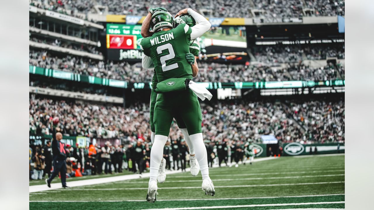 New York Jets QB Zach Wilson reveals what Tampa Bay Buccaneers QB Tom Brady  told him postgame - Sports Illustrated New York Jets News, Analysis and More