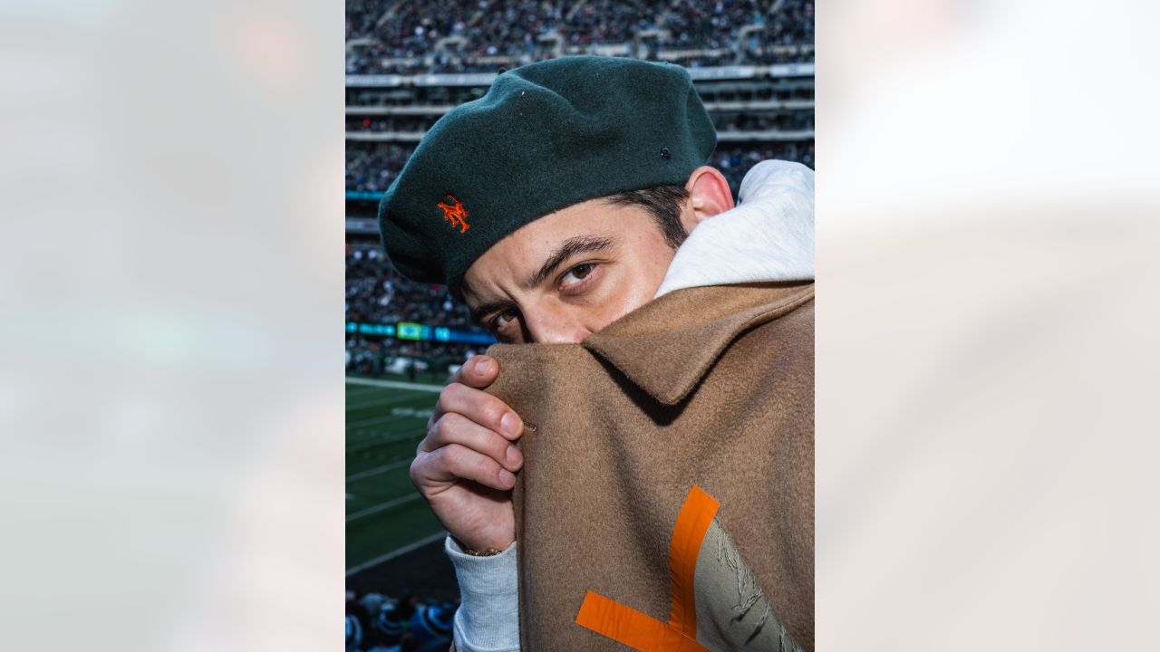 Gallery  Top Celebrity Photos From Jets vs. Lions