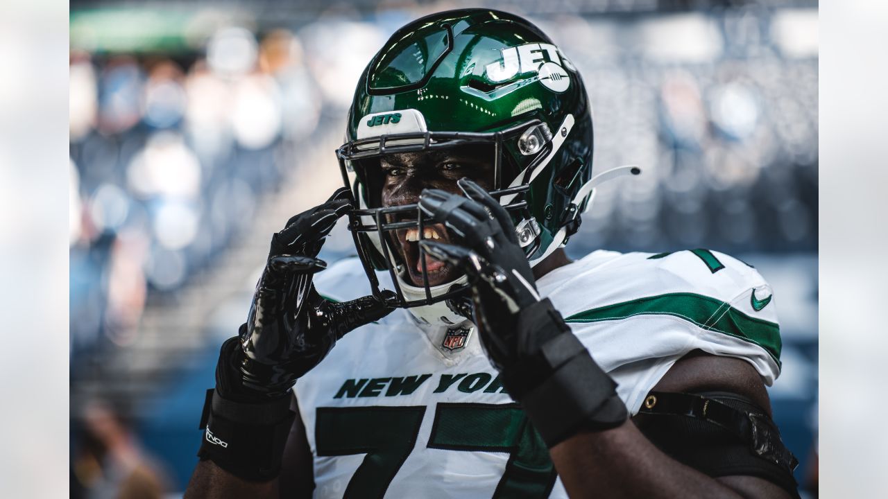 Jets' Mekhi Becton is a fan of the New York Titans throwback look