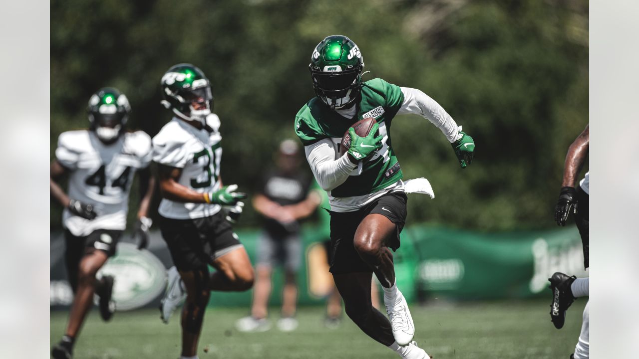 Jets Rookie RB Breece Hall Continues to Learn the Nuances of a New Offense