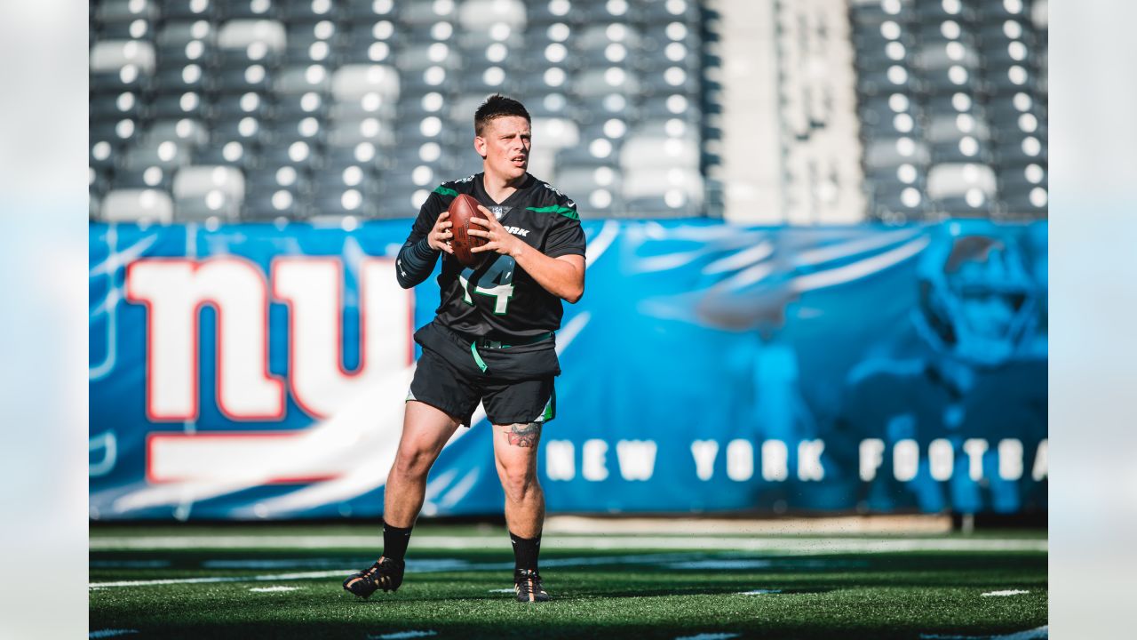 Top Photos from the First Jets vs. Giants Salute to Service Bowl