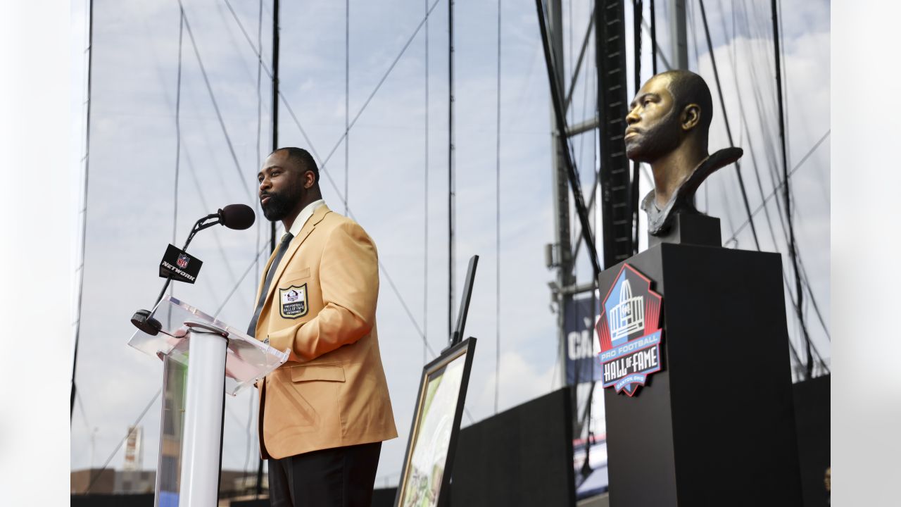 Darrelle Revis thanks Deion Sanders in Hall of Fame Speech