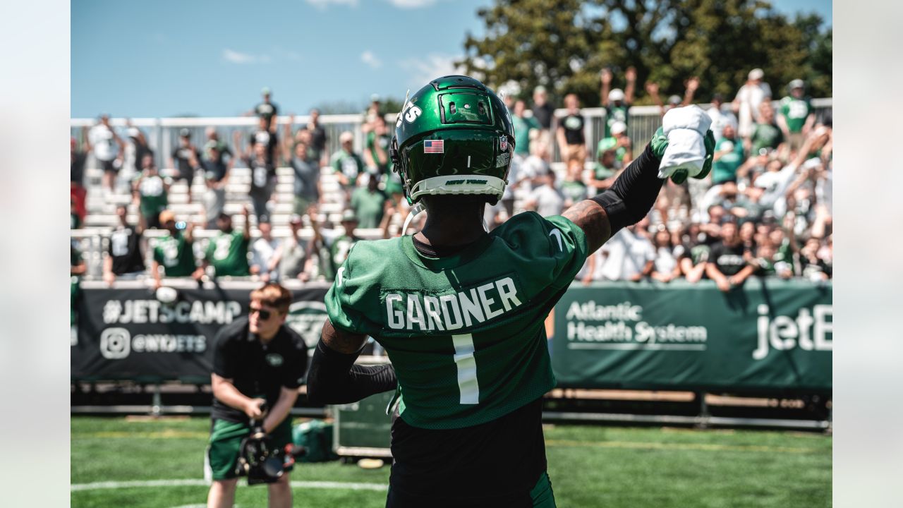 Notebook  Jets HC Robert Saleh Assesses the Guardian Helmet