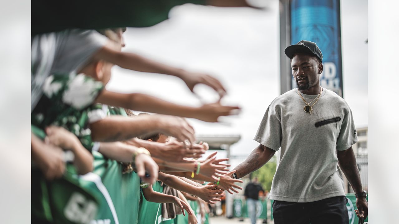 Gameday Gallery  Top Photos of the Jets Arriving for Preseason