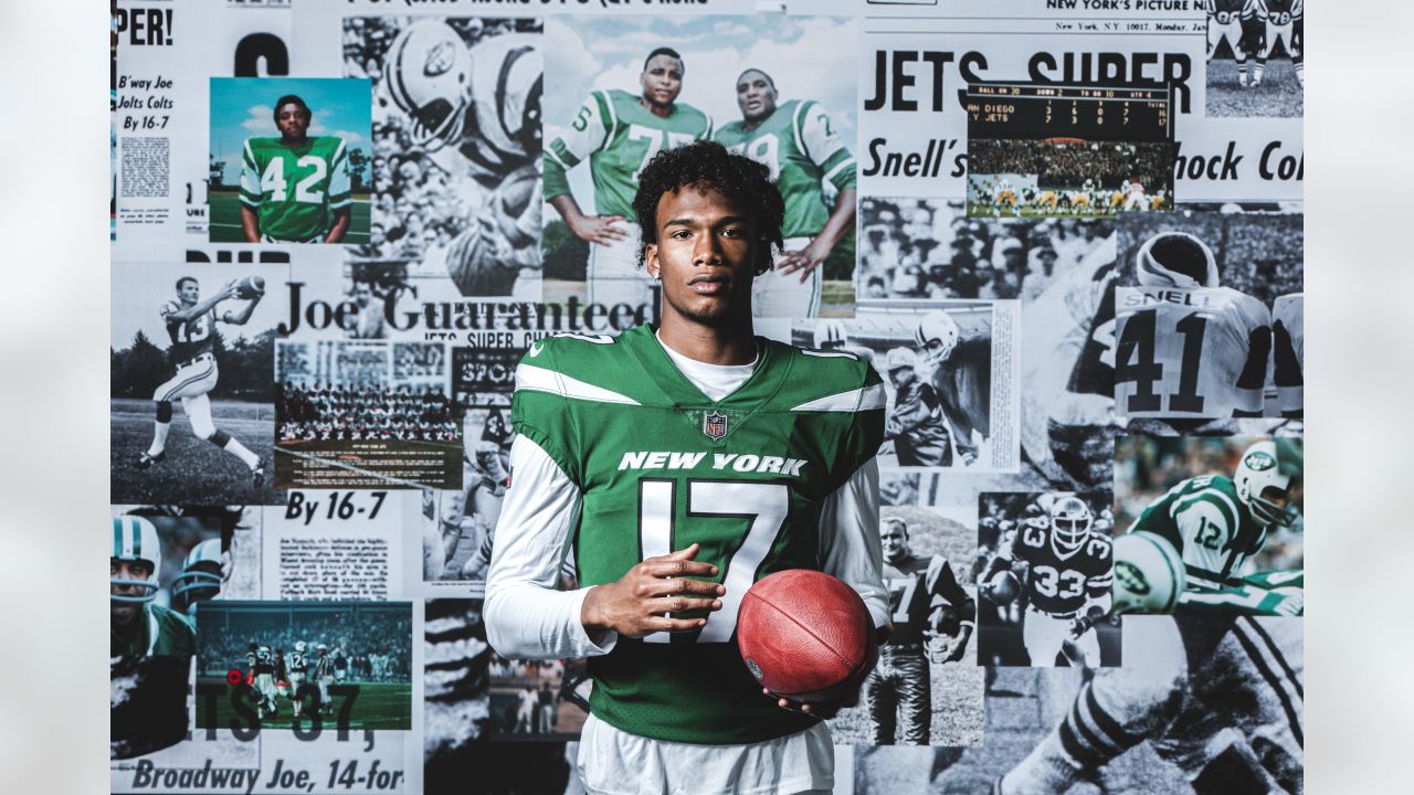 Gallery  Top Photos of the Jets in Uniform at Multimedia Day