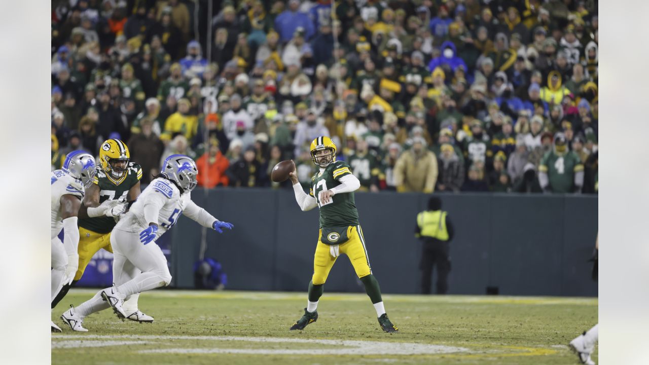 Aaron Rodgers with championship belt  Superbowl xlv, Green bay packers  fans, Go packers