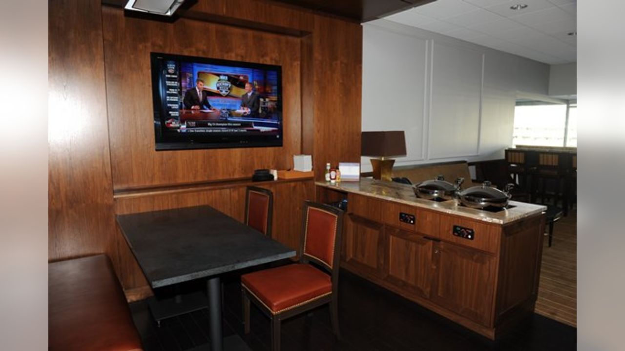 Tour of New Meadowlands Giants/Jets Stadium Suite 5 Star 