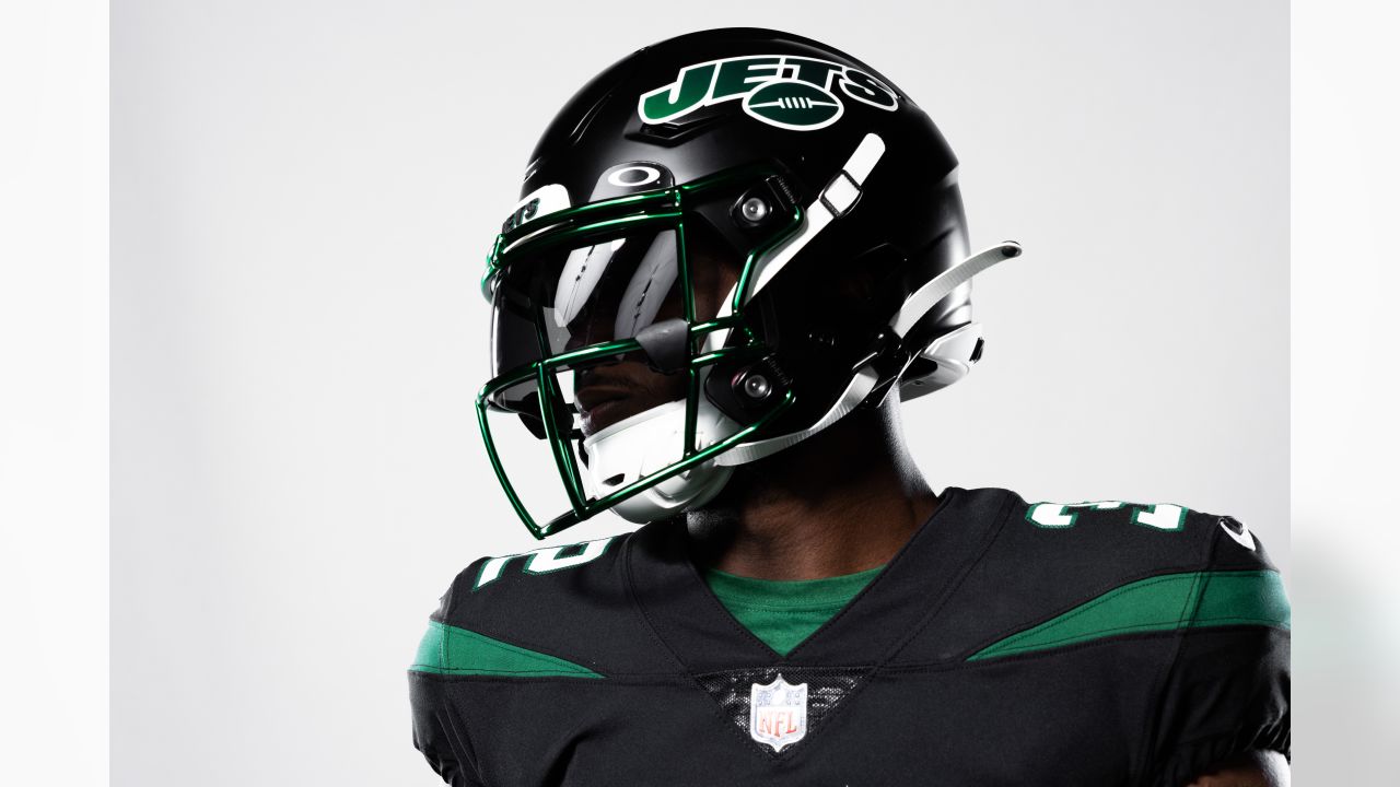 Jets store new helmet