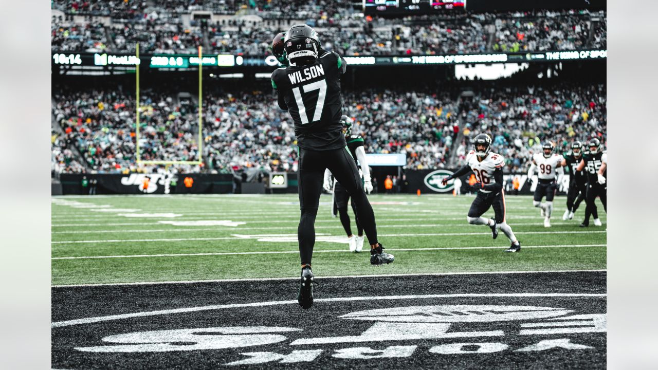 Rain at MetLife leads to fumble-filled play during Bears-Jets (VIDEO)