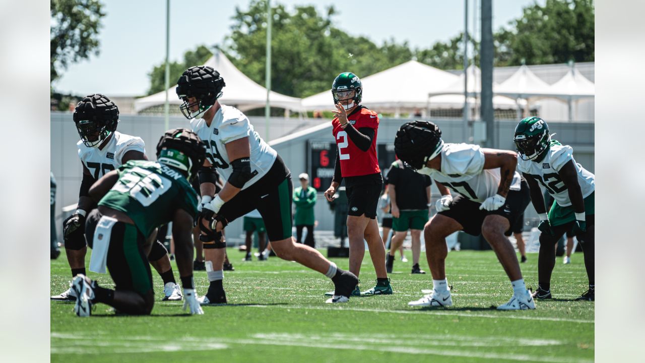 Notebook  Jets HC Robert Saleh Assesses the Guardian Helmet