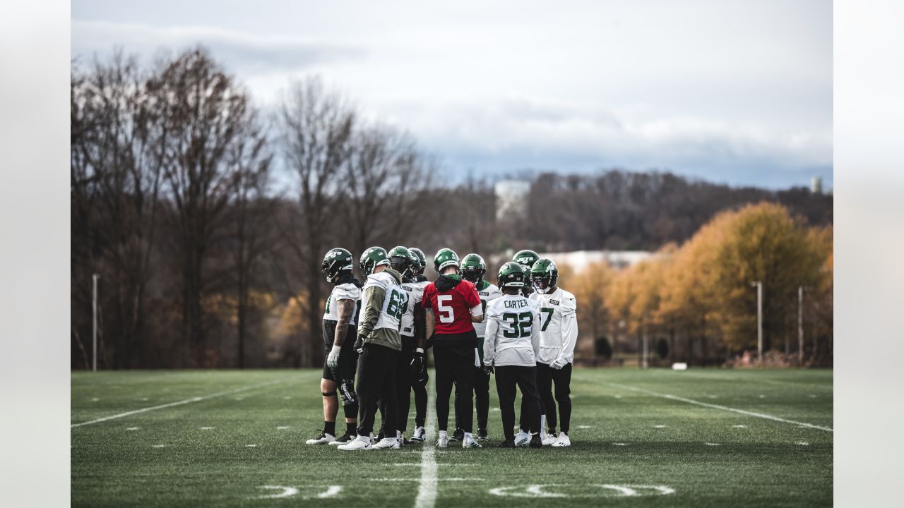 Jets-Bills Game Preview  Lots at Stake in Longtime Division Rivals' Rematch