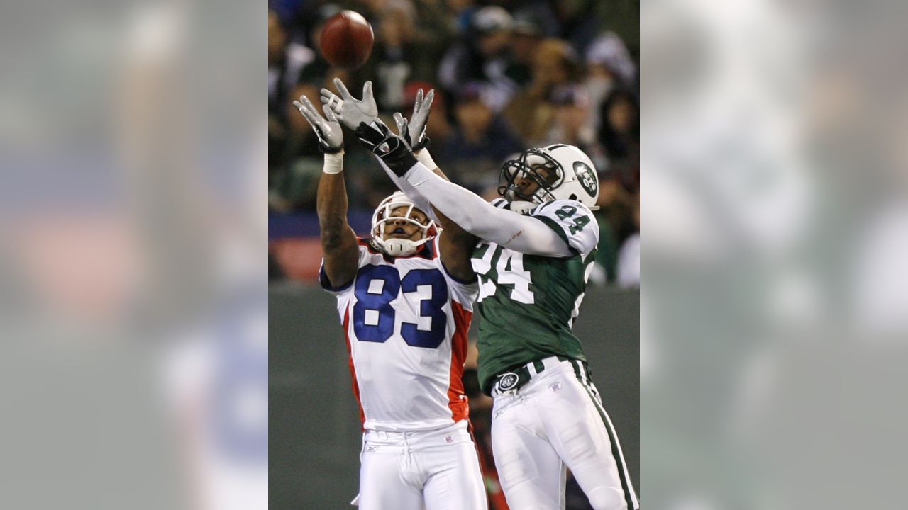 Buffalo Bills wide receiver Josh Reed (82) make a run after the catch  during a game versus the New York Jets at Ralph Wilson Stadium in Orchard  Park. NY. The Bills defeated