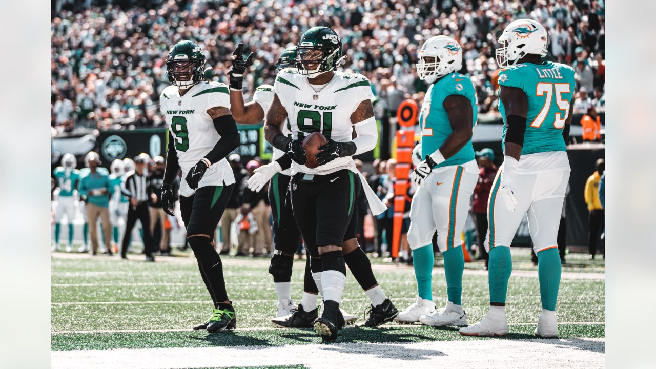 18,451 Jets Vs Dolphins Stock Photos, High-Res Pictures, and