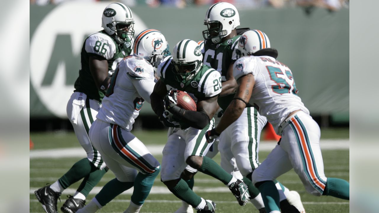 New York Jets running back Leon Washington (29) runs by Miami