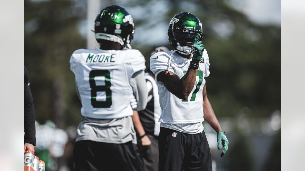 New York Jets' Jordan Whitehead, left and Jermaine Johnson celebrate a  turnover during an NFL football game against the Pittsburgh Steelers at  Acrisure Stadium, Sunday, Oct. 2, 2022 in Pittsburgh, Penn. (Winslow