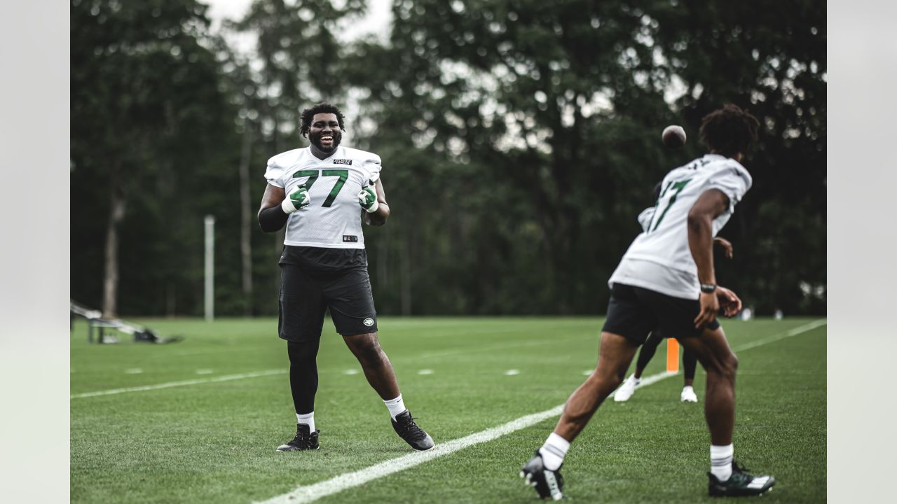 Jets' George Fant finds himself back on right side in O-line shuffle