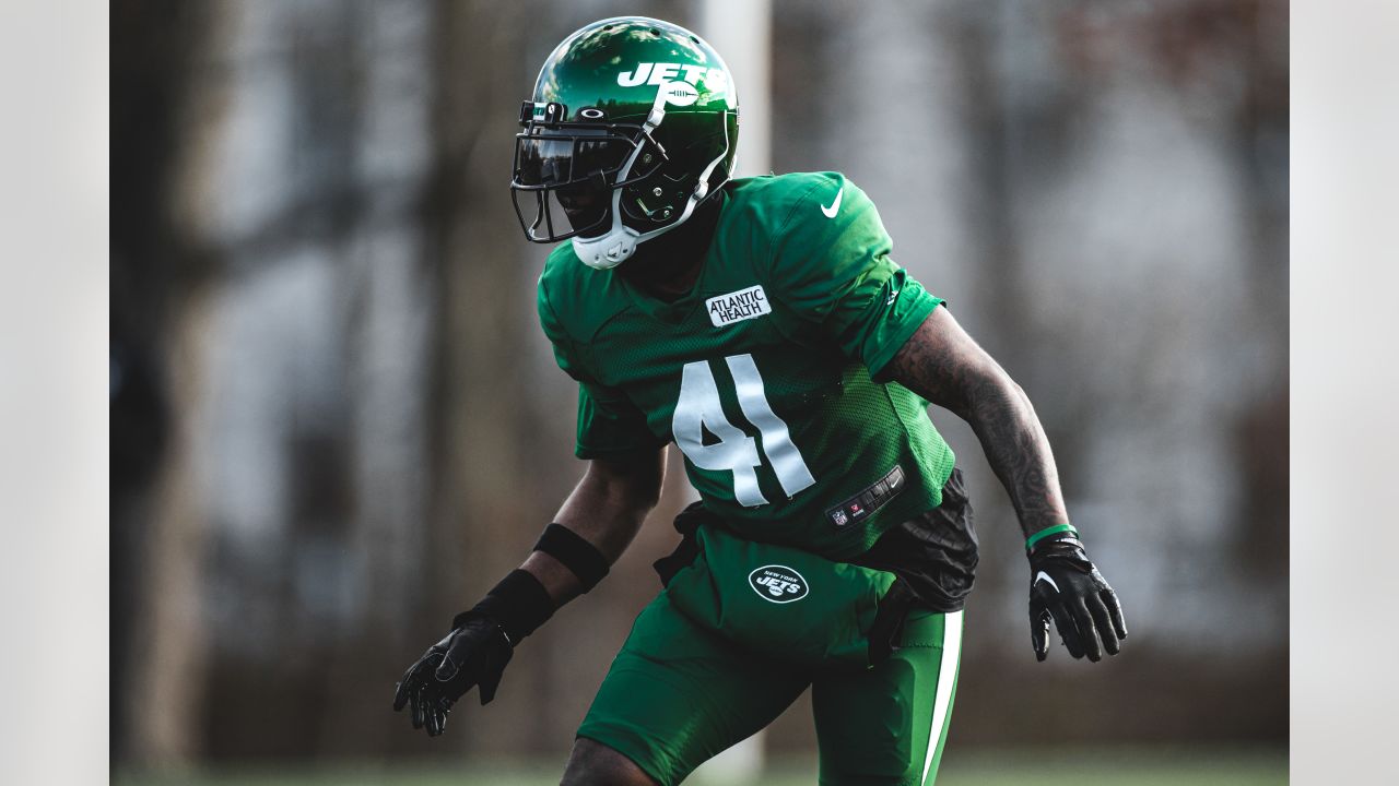 Kleiman] #Jets players are clearly happy about the QB change, wearing Mike  White shirts heading to their Week 13 game against the #Vikings : r/nfl