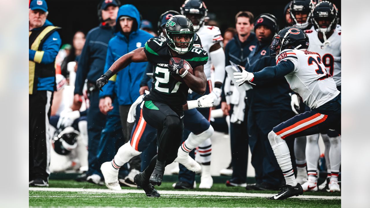 New York Jets QB Mike White Made NFL History in Win Over Chicago Bears -  Sports Illustrated New York Jets News, Analysis and More