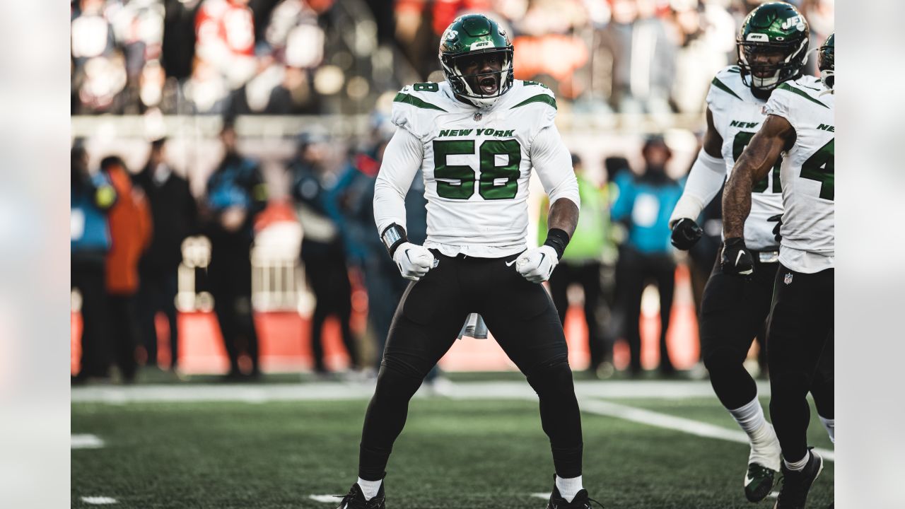 Different' Jermaine Johnson Benefits from Offseason Transformation - Sports  Illustrated New York Jets News, Analysis and More