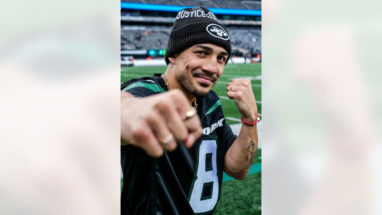 Gallery  Top Celebrity Photos From Jets vs. Lions