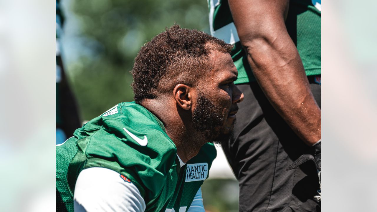 Notebook  Jets HC Robert Saleh Assesses the Guardian Helmet