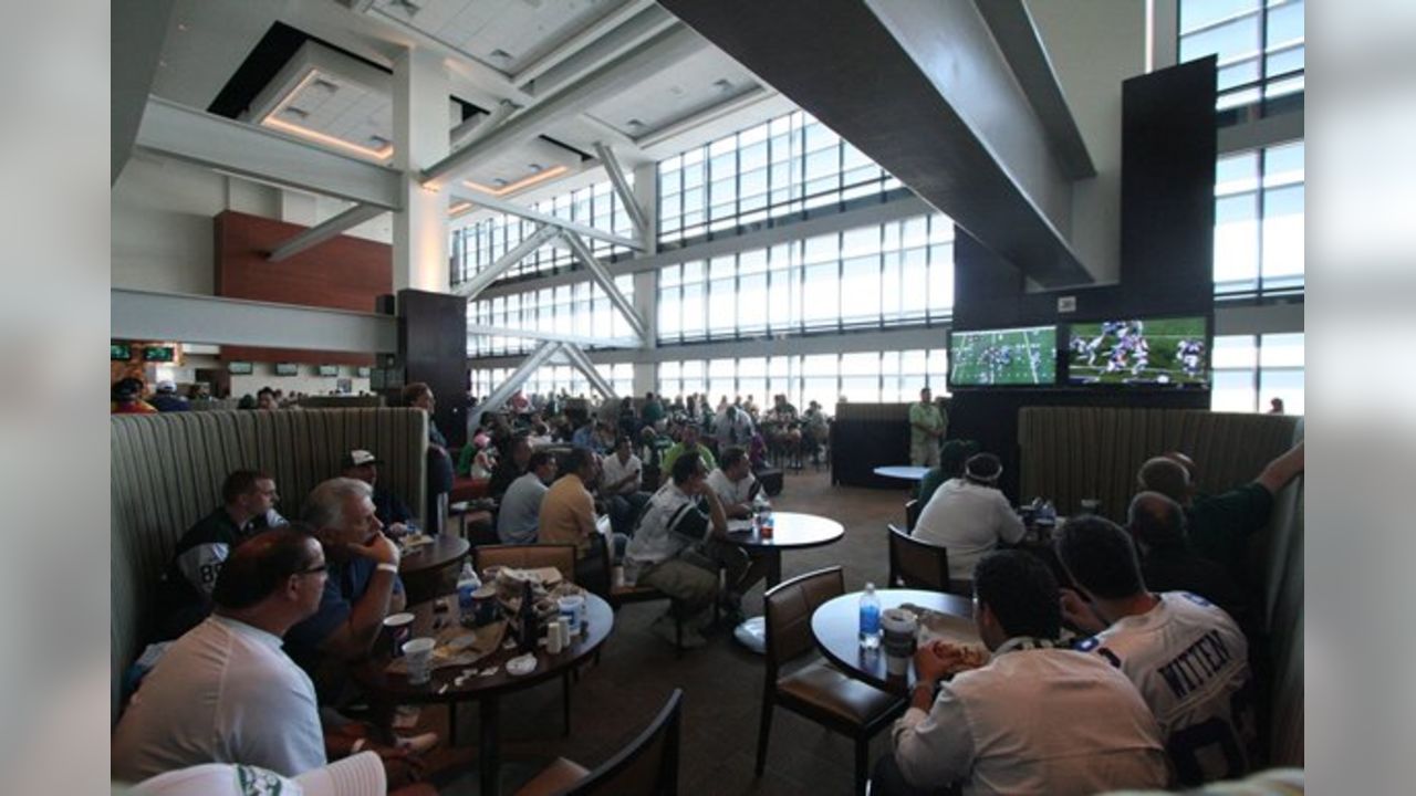 The Mezzanine Level Chase Touchdown & Lexus Clubs Clubs