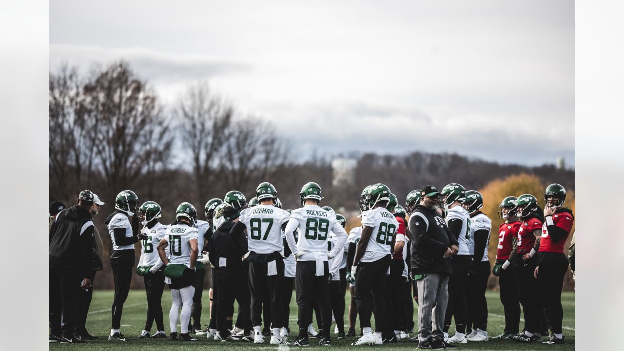 Jets-Bills Game Preview  Lots at Stake in Longtime Division Rivals' Rematch