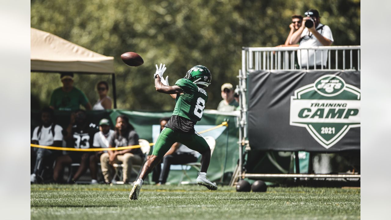 Jets practice felt like 'Christmas' as Moore, Vera-Tucker return