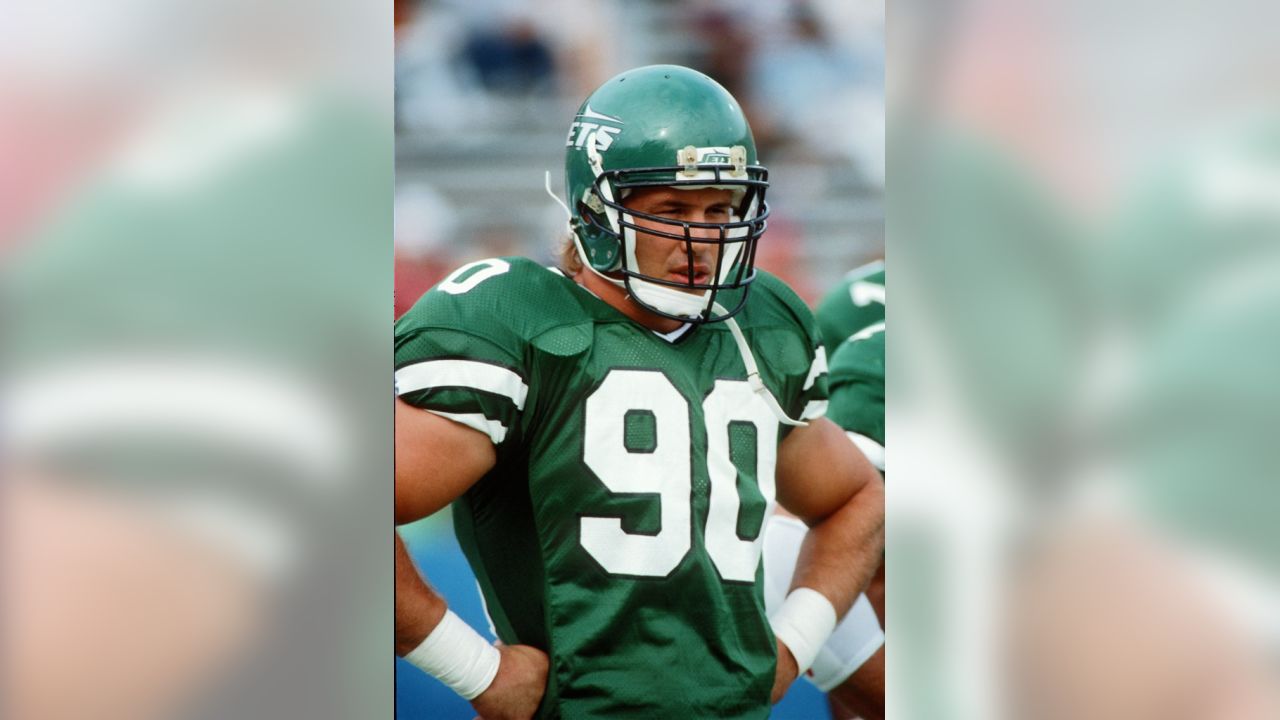 Inspirational Jets DL Dennis Byrd Dies at 50