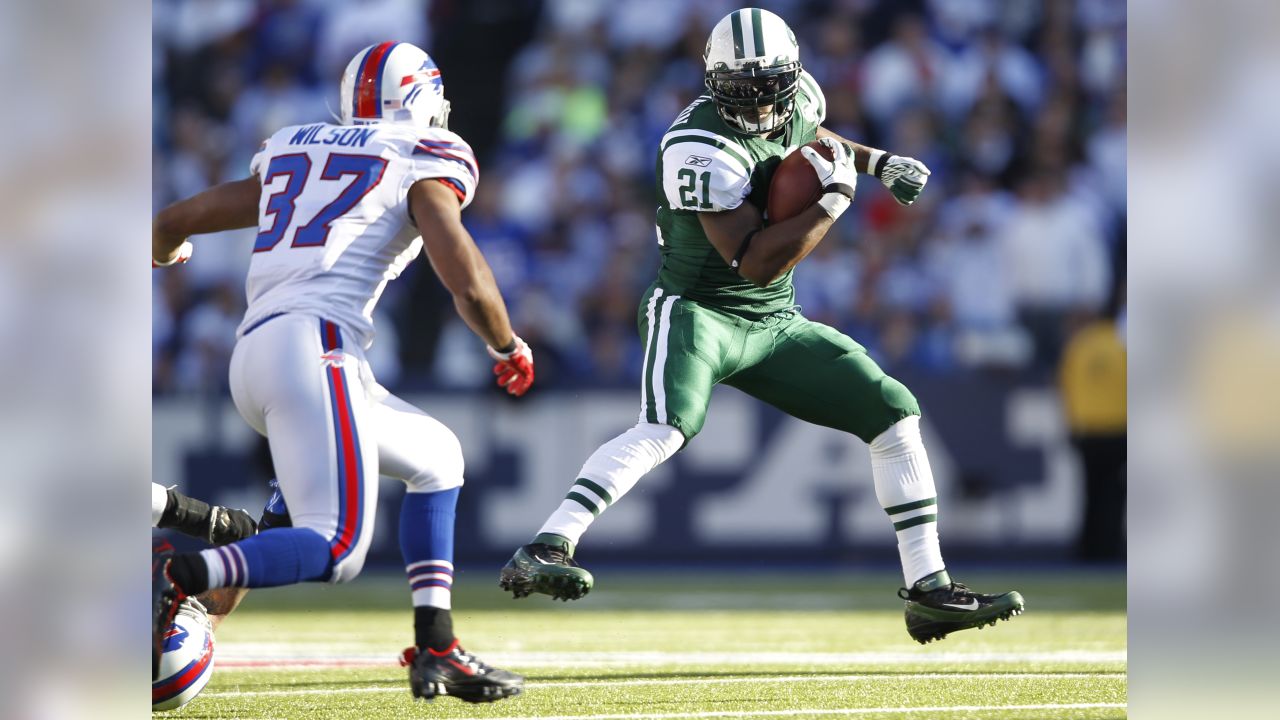 Buffalo Bills wide receiver Josh Reed (82) make a run after the catch  during a game versus the New York Jets at Ralph Wilson Stadium in Orchard  Park. NY. The Bills defeated