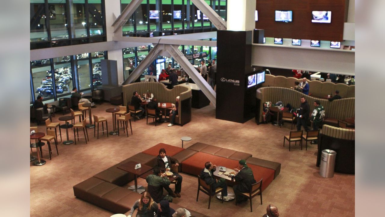 The Mezzanine Level Chase Touchdown & Lexus Clubs Clubs