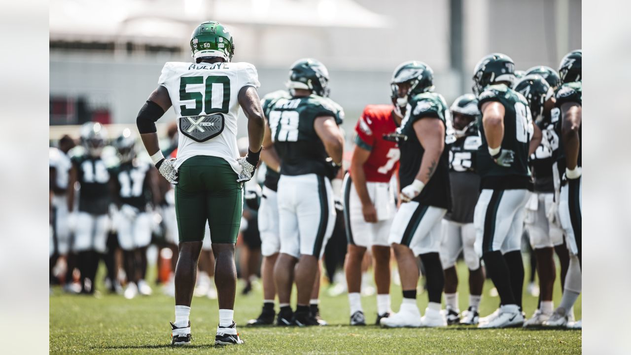 New York Jets guard Isaiah Williams (72) walks off the field after an NFL  pre-season game against the Philadelphia Eagles, Friday, Aug. 12, 2022, in  Philadelphia. (AP Photo/Rich Schultz Stock Photo - Alamy