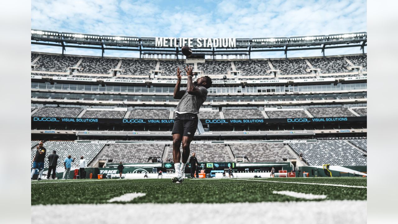 Look: MetLife Stadium Is Pretty Empty At Kickoff Today - The Spun: What's  Trending In The Sports World Today