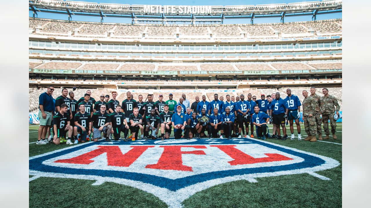 Top Photos from the First Jets vs. Giants Salute to Service Bowl