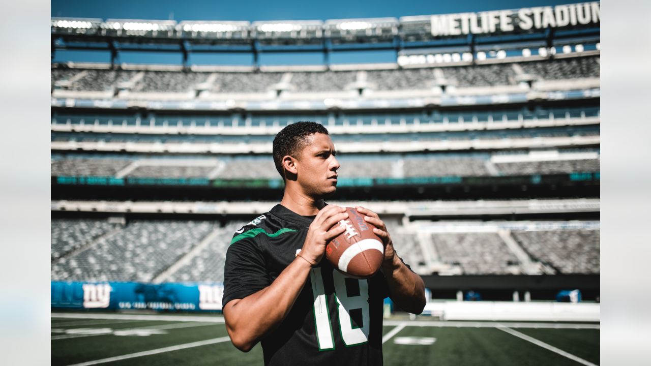 Top Photos from the First Jets vs. Giants Salute to Service Bowl