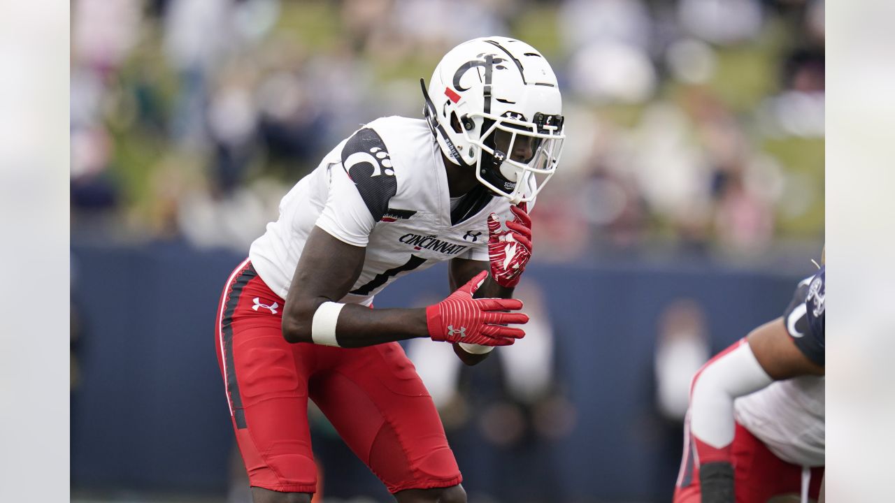 Cincinnati Football on X: With the fourth pick in the 2022 #NFLDraft, the  @nyjets select @iamSauceGardner‼️ #Bearcats