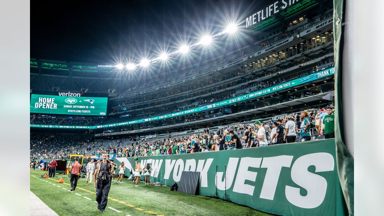 The Best Images of Jets Fans at MetLife Stadium for the Preseason Game vs.  the Eagles